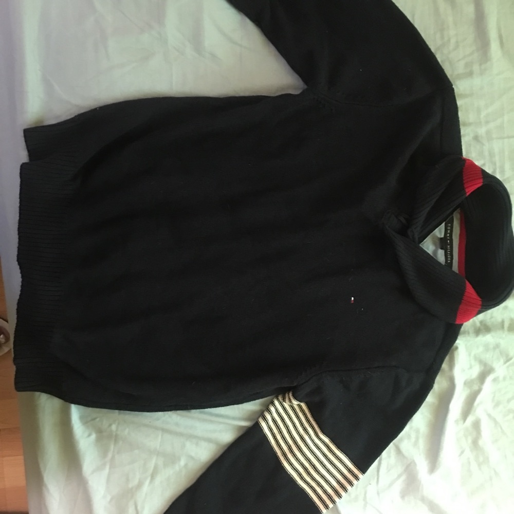 Barely wore Tommy Hilfiger sweater